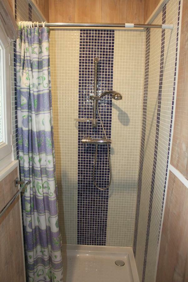 Ferienwohnung Les Jarres Bleues Grillon Exterior foto