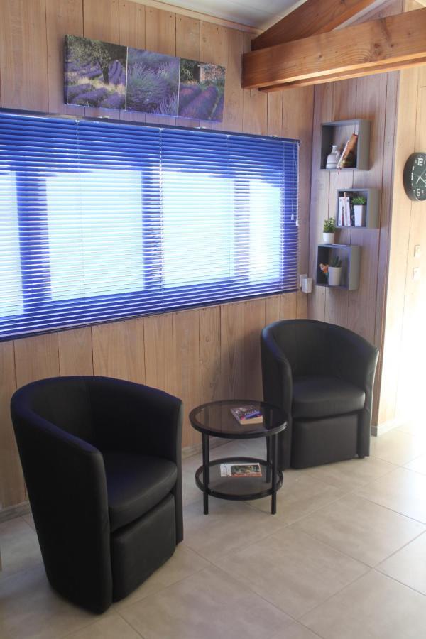 Ferienwohnung Les Jarres Bleues Grillon Exterior foto
