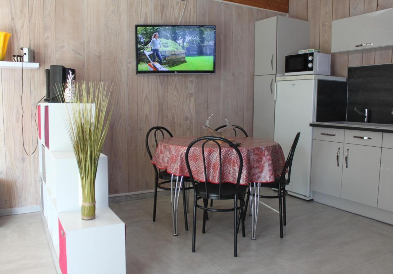Ferienwohnung Les Jarres Bleues Grillon Exterior foto